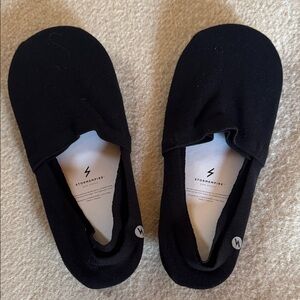 2 pairs of Stormempire Black no show socks